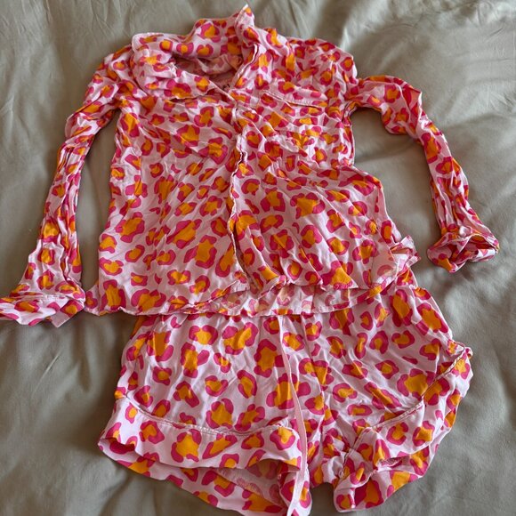 Leopard Collared Neck Long Sleeve Top and Shorts Lounge Set – Bold & Comfortable - Picture 2 of 2